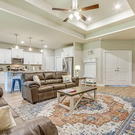 Single-Story Navarre Home About 8 Mi To Navarre Beach